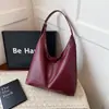 Bolsa Tote de Ombro/Axila Casual de Grande Capacidade para o Inverno 2025, Nova Moda, Cor Sólida, Textura Simples, para Mulheres