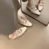 Chuyuji chinelos femininos de verão estilo brogue vazado retro com aumento de altura, bico quadrado versátil, sola macia