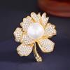 Moda diseño de alta gama broche de flor lleno de cuentas de circonio pines exquisitos atmósfera elegante corsage para ropa venta al por mayor