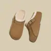 Novos Sapatos Estilo Birkenstock Femininos para Outono e Inverno, com Lã Adicionada para Aquecimento, Disponíveis em Várias Cores, Estilo Meia-Pantufa Fechada com Solas Grossas