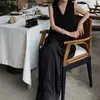 Vestido sin mangas con cuello en V simple para mujer, falda larga plisada de retazos de verano, color liso, fluido, holgado, casual y elegante