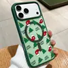 Funda Magnética para Teléfono Navideña Verde 18 Funda para Teléfono MagSafe Bloqueo de Color Piel Magnética iPhone 18 PROMAX