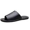 Sandálias Slip-On Masculinas 2026 Novo Verão Sola Macia Antiderrapante Couro para Exterior Estilo Europeu Tamanho 48 Grandes Chinelos de Praia
