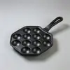 Fornecimento de Fábrica Panela de Ferro Fundido para Takoyaki Doméstica Antiaderente Sem Revestimento Assadeira Molde para Ovos de Codorna Bandeja de Assar Almôndegas