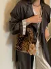 Cross2026 Bolso de Mano de Lujo Nuevo Otoño Bolso de Piel para Mujer Moderno Lindo Felpa Versátil Bolso de Hombro Único Cruzado