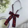 Corona Rojo Vino Plateada Corbata JK Estilo Extranjero Plegada Estudiante Escolar para Hombres y Mujeres Traje Corbata de Moño Ropa de Licenciatura Corbata de Graduación