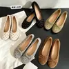 Bailarinas redondas de moda estilo uva con lunares para mujer, piel suave, suela suave, apertura poco profunda, sin cordones, con lazo y suela plana