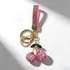 Pingente Criativo de Bolsa Pequena de Cereja Cravejada de Diamantes Chaveiro de Cereja Bolsa Feminina Presente Pingente de Chave de Carro