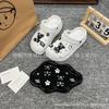 Charms para Sapato Crocs Desenho Animado Raio Grafite Urso Preto Acessórios Acessórios para Chinelo DIY Charms de Sapato Removíveis Atacado do Fabricante