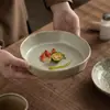Plato Cerámico Rústico de Fondo Ancho Estilo Wabi-sabi Plato de Cena Cerámico Retro Plato Plano Plato para Verduras Plato para Frutas Plato para Mariscos Emplatado de Cocina Occidental