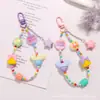 Nuevo Colgante de Llavero Acrílico con Recubrimiento de Color de Doble Cara con Forma de M Cadena de Perlas Estilo Dopamina Accesorios para Funda de Auriculares