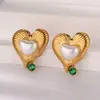Brincos irregulares de aço inoxidável retrô com amor incrustado de zircônia verde de alta qualidade, brincos de coração de pêssego, atacado