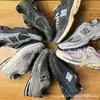 Zapatos Putian Puros Originales Serie Nb2002R Gris Yuanzu para Hombres y Mujeres Retro Casual Deportivos Puros Originales Transpirables Zapatos de Papá