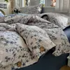 Novo conjunto de quatro peças de algodão e linho vintage espesso com estampas florais frescas, estilo original de linho com botões para outono e inverno, conjunto de três peças de algodão puro para dormitório