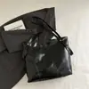 Nova Bolsa Tote de Nicho Outono e Inverno 2025, Versátil de Alta Qualidade para o Dia a Dia, Bolsa de Ombro Grande e Casual, Tendência