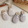 Sandalias Cerradas para Niñas 2026 Nuevo Estilo de Verano Zapatillas Casuales de Suela Suave para Niñas Zapatos de Malla para Playa al Aire Libre para Niñas