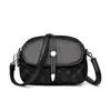 Bolsa Pequena Versátil Simples de Comércio Exterior Feminina 2026 Novo Estilo para o Dia a Dia Bolsa de Ombro Único Toque de Luxo Bolsa Transversal Matelassê com Diamantes