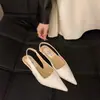 Sapatos femininos de salto alto estilo francês retrô bico fino para noite, 2026 venda quente verão novo sandálias fechadas deslumbrantes estilo chinês
