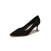 Sapatos femininos 9169C de camurça, bico fino e decotados, design liso, saltos finos, solas vermelhas, salto alto, versáteis para o dia a dia