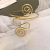 Pulseira Circular Torcida de Metal Oca Europeia e Americana, Pulseira de Pulso Ultra Brilhante de Alta Qualidade, Joias da Moda Tendência Personalizadas para Mulheres