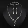 Conjunto de Colar, Brincos e Pulseira Europeu e Americano Transfronteiriço, Corrente de Clavícula de Luxo Leve de Nicho, Adequado para Vestidos de Festa de Casamento e Banquetes