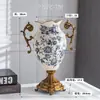 Jarrón de suelo de cerámica de lujo ligero estilo americano creativo, arreglo floral creativo estilo europeo, decoración del hogar de alta gama y estéticamente agradable
