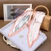 70 Lenço de seda lenço quadrado High-end estilo coreano moda All-match Professional Silk Small Scarf Retro Impresso Lenço de seda para mulheres