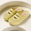 Nuevos Zapatos de Casa de Tacón Alto, Antideslizantes, Resistentes al Desgaste, Cómodos, Suaves, para Madres, Zapatos de Tacón Alto para Mujeres de Edad Media y Mayores, Zapatos Cerrados al por Mayor