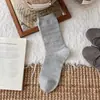 Meias femininas cinzas de costura dupla, feitas de algodão puro, absorventes de suor, resistentes a odores, respiráveis, sem costura, meias de cano médio estilo balé com caimento, meias femininas simples