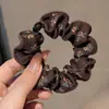 Modelo Nuevo 2025 Scrunchie de Satén Elegante Estilo Coreano para el Cabello para Mujeres, Accesorio de Moda Versátil