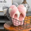 Nuevas zapatillas de algodón abiertas de invierno tipo Mao Mao para mujer, pareja, hogar, antideslizantes, cálidas, zapatillas de casa para hombre, fabricantes, venta al por mayor