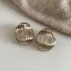 Brincos de Zircônia Dourada Café Laço Geométrico Gota d'Água Pérola Estilo Retro Francês Brincos de Tarraxa Nicho Sensação de Alto Padrão Joias para Orelha