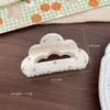 Lindo Clip Floral de Mariposa Color Crema Coreano para Mujer, Pinza de Tiburón Acrílica, Accesorio para el Cabello de Medio Agarre, Tocado Dulce y Suave