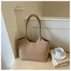Venta al por mayor transfronteriza de bolsos nuevos de estilo retro simple para el día a día, bolsos tote casuales de moda de gran capacidad, bolsos de hombro versátiles