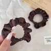 Nova coleção de outono: scrunchies retrô e únicos com estampa de leopardo, acabamento franzido em tecido, elásticos de cabelo doces e descolados, acessórios de cabelo e adornos para a cabeça
