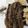 Cachecol longo de algodão linho tramado amassado com estampa de leopardo degradê para mulheres senhoras malaias moda clássica cachecol amassado de alta qualidade
