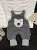 Macacão de Veludo Fofo para Bebê Macho e Fêmea Inverno Super Fofo Ursinho de Desenho Animado para Bebê Acolchoado Roupas Quentes para Passeio