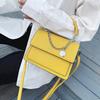 Bolso pequeño súper popular de verano para mujer 2022, nuevo bolso bandolera de hombro combinable a la moda para mujer, bolso cuadrado pequeño portátil a la moda