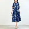 El nuevo vestido Miyake para mujer es de corte holgado, talla grande, con un diseño estampado que acentúa la cintura y crea un efecto adelgazante.. Es un vestido de línea A con un diseño de longitud media de alta gama, elegante y con estilo.