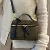 Bolsa de camurça de nicho para mulheres, nova bolsa versátil outono 2026 vintage, bolsa de mão e bolsa transversal, bolsa caixa de alta qualidade