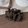 Pinza para el Cabello Negra con Moño y Plumas Estilo 2026 para Mujer, Pinza de Tiburón de Gama Alta