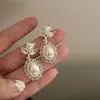 Pendientes de Clip para Mujeres Sin Orejas Perforadas, Pendientes de Lujo Ligero y de Gama Alta, Ganchos para Orejas Largos y con Borlas Indoloros, Accesorios de Oreja de Perla de Estilo Simple y Minimalista