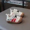 Sapatos Casuais para Meninas 2026 Primavera e Outono Novos Estilo Coreano Floral Doce Estilo College Sapatos Brancos Solado Macio Sapatos para Crianças Pequenas