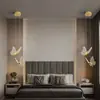 Candelabro de mariposa, minimalista moderno, lujo ligero, candelabro de mesita de noche para dormitorio, candelabro creativo de línea larga para pasillos y restaurantes, creando un ambiente atmosférico