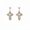 Brincos de Argola Série Cruzada com Design Engenhoso em Estilo Gótico Escuro, Moda Europeia e Americana, Adequados para Mulheres, Estilosos e Versáteis para o Uso Diário
