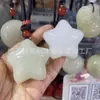 Ornamento de mão de jade afegão natural, cabo de nogueira estrela-lua, ornamento de bule de jade, selo leão Pixiu laranja de jade amarelo