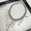 Elegante cadena para el cuello con colgante de borla de diamantes de nicho, elegante y ligero collar de circonitas sexy de lujo, cadena de clavícula de lujo que combina con todo.