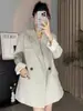 Blazer negro para mujer con un toque de alta gama, diseño entallado en la cintura y adelgazante, casual y elegante, adecuado para primavera y otoño, atuendo profesional de corte holgado