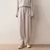 Calça de Cashmere Cenoura Outono e Inverno Nova Feminina Solta Emagrecedora Longa Clássica Versátil Cor Sólida Design com Cordão