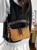 Bolso Almohada de Gamuza Bolso Vintage de Nicho Bolso para Mujer 2026 Nuevo Bolso de Hombro Cruzado Simple Versátil
